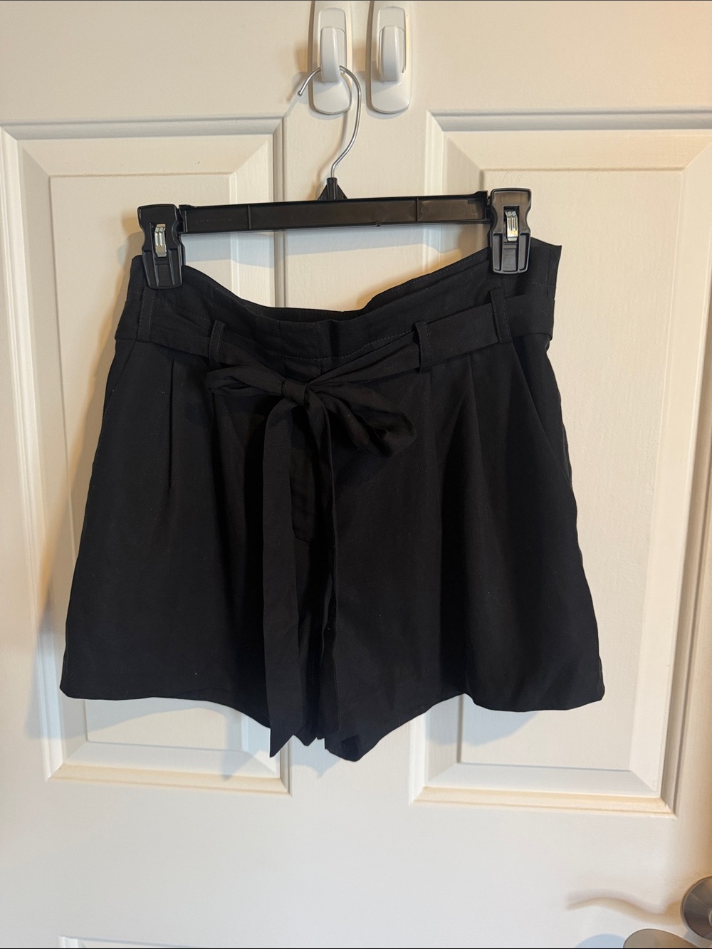BCBG High-Waist Black Tie-Waist Women’s Shorts size 6